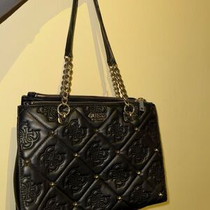 GUESS Black Quilted Logo-Embossed Chain-Handle Shoulder Bag